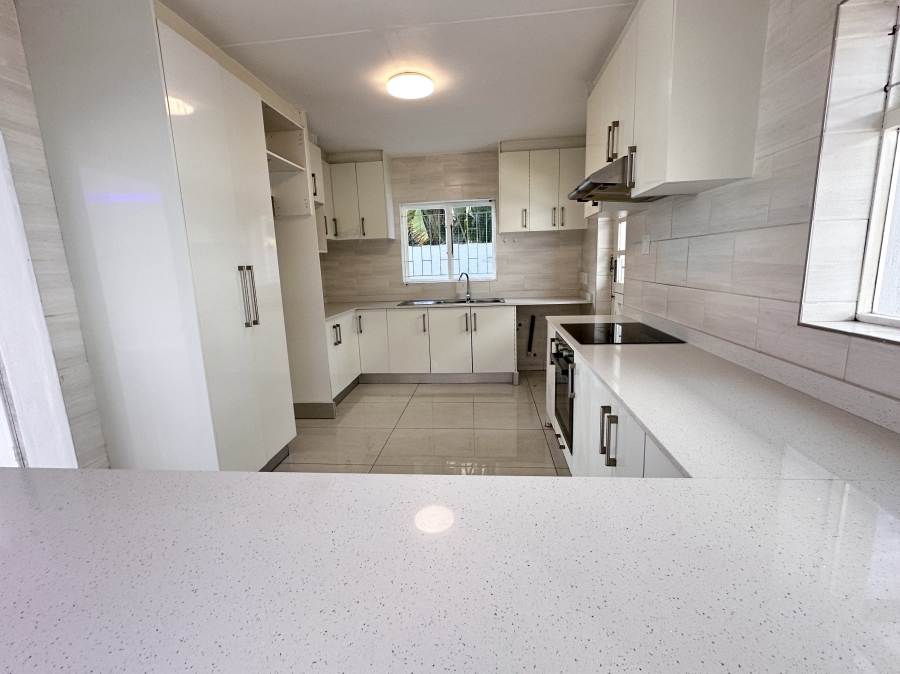 4 Bedroom Property for Sale in Bloubergrant Western Cape